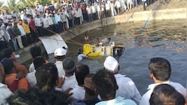 8 killed as van falls into roadside well in Maharashtra's Solapur 