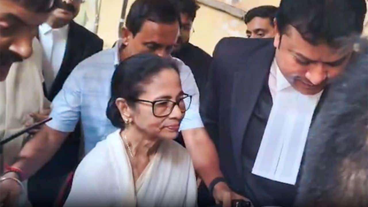 Mamata Banerjee moves Calcutta HC challenging Bhabanipur Assembly election results