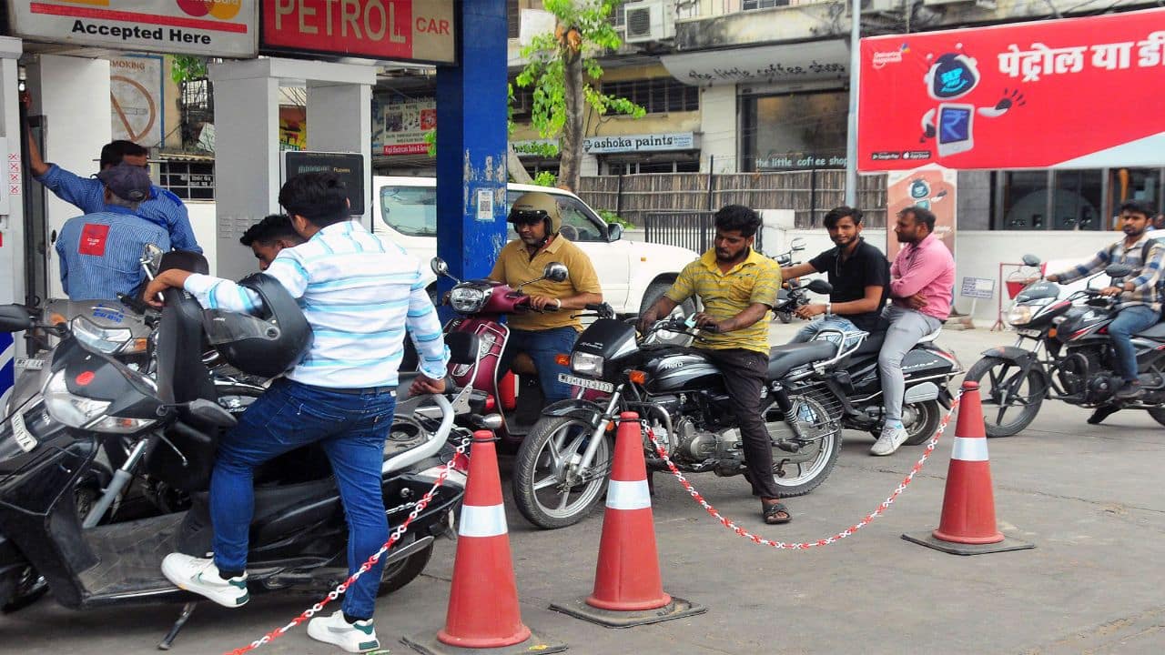Will ethanol cut your mileage? What drivers need to know about E20, E85 and E100 | Mobility News | Zee News