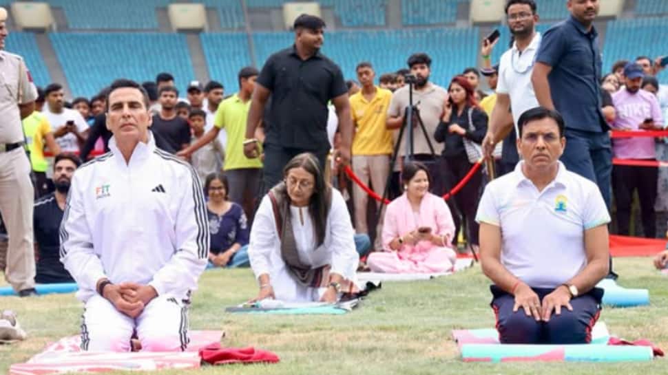 International Yoga Day 2026: Akshay Kumar performs yoga asanas alongside Union Minister Mansukh Mandaviya, promotes healthy ageing