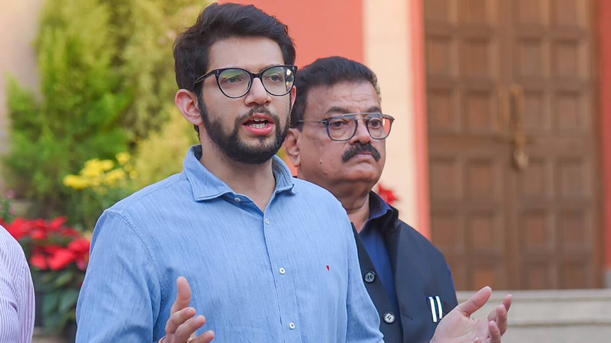 Main aim to change constitution': Aaditya Thackeray attacks BJP amid row  over rebel MPs' switch to Shinde's Shiv Sena | India News | Zee News