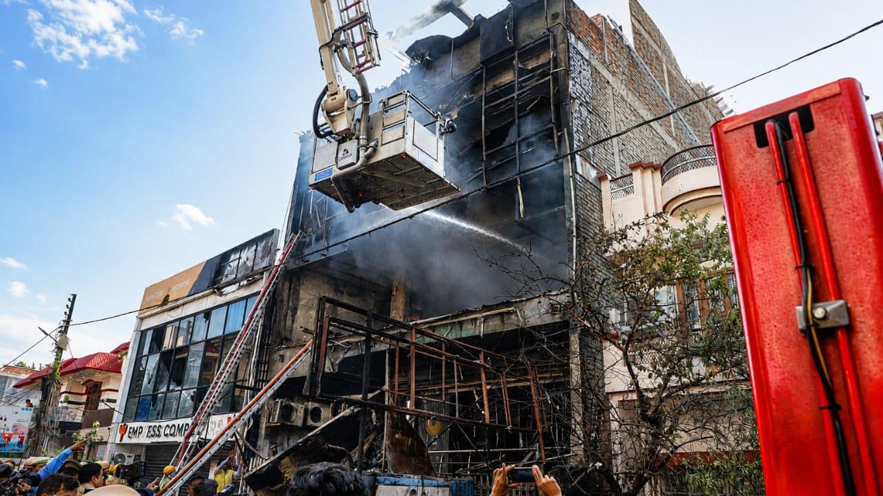 Lucknow fire: 14 charred to death; several trapped in Aliganj blaze; PM Modi announces ex gratia
