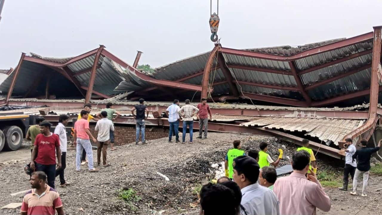 PM Modi announces Rs 2 lakh ex gratia for families of 8 killed in Kolkata godown shed collapse