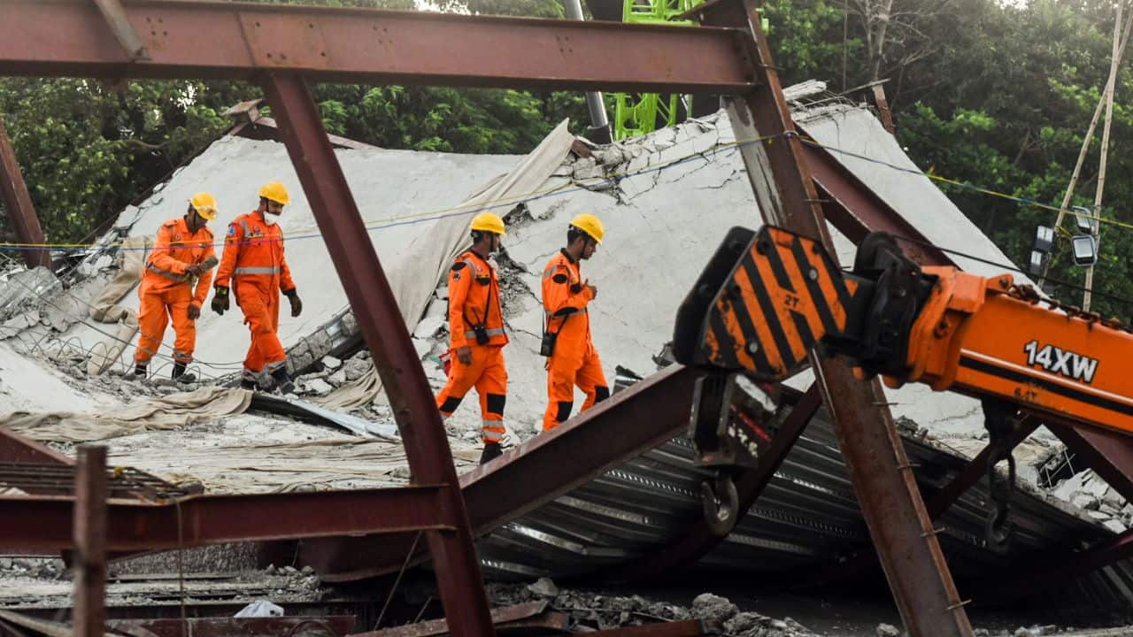 Kolkata warehouse roof collapse death toll rises to 15 after injured worker dies