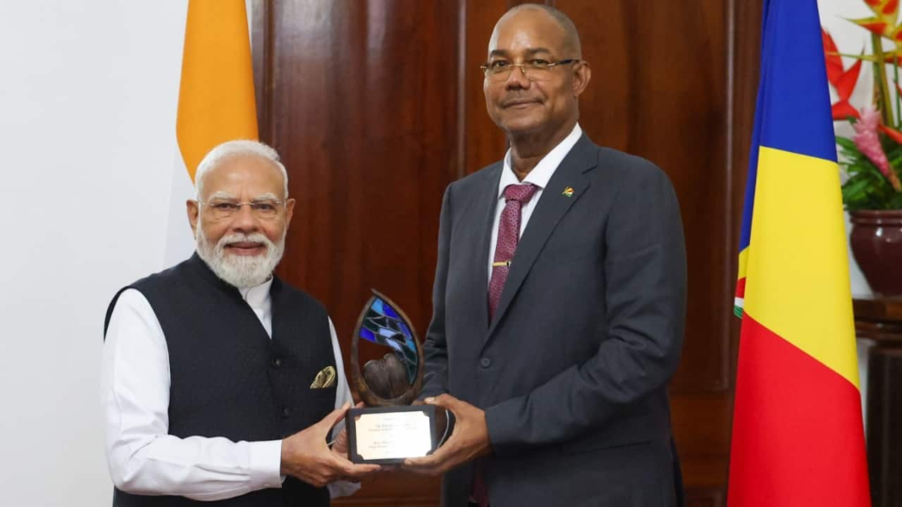 PM Modi receives `Guardian of Blue Horizon` in Seychelles, dedicates it to nations fighting climate change