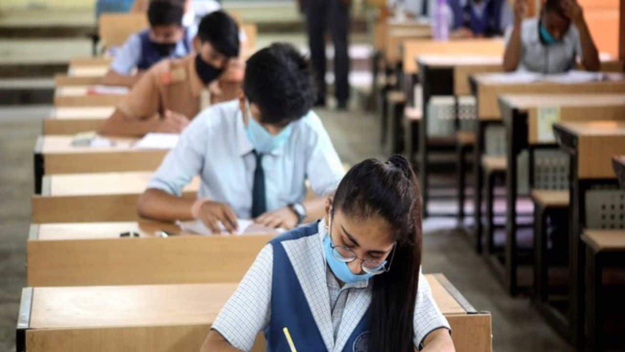 CBSE eases three-language policy: One-time relief for class 7, 8, 9; no 3rd language future board exam - Check guidelines