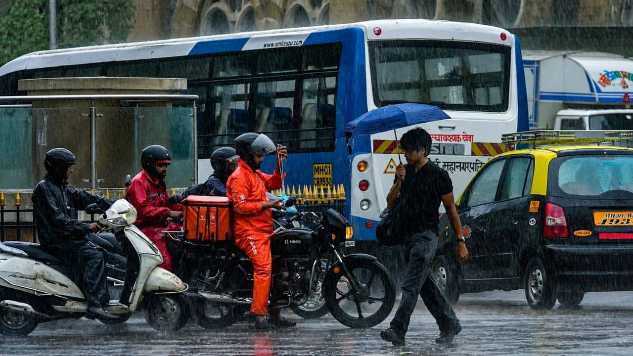 IMD issues orange alert for Mumbai, Thane, Palghar & Raigad