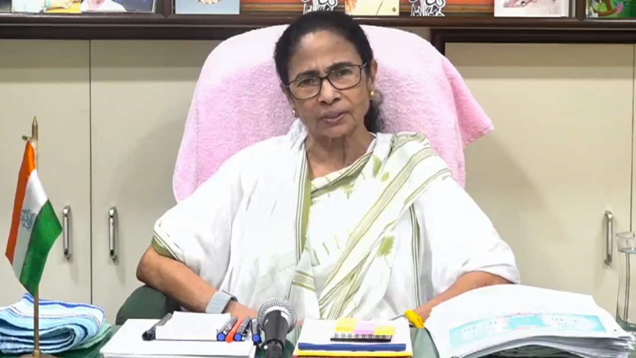‘If you have courage…’: Mamata Banerjee calls TMC rebel leaders ‘betrayers’, dares to join BJP
