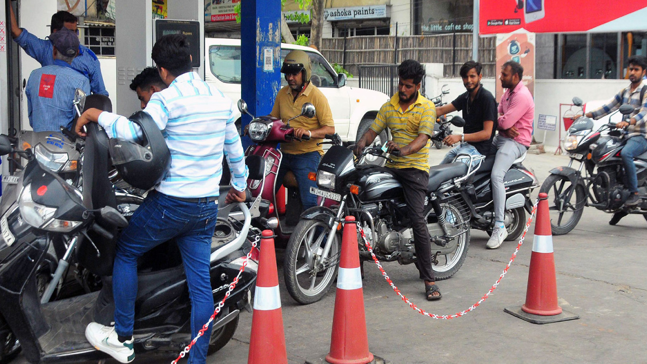 Petrol dealers in Odisha seek review of E-20 rollout, cite vehicle issues and pending margin revision Petrol dealers in Odisha seek review of E-20 rollout, cite vehicle issues and pending margin revision