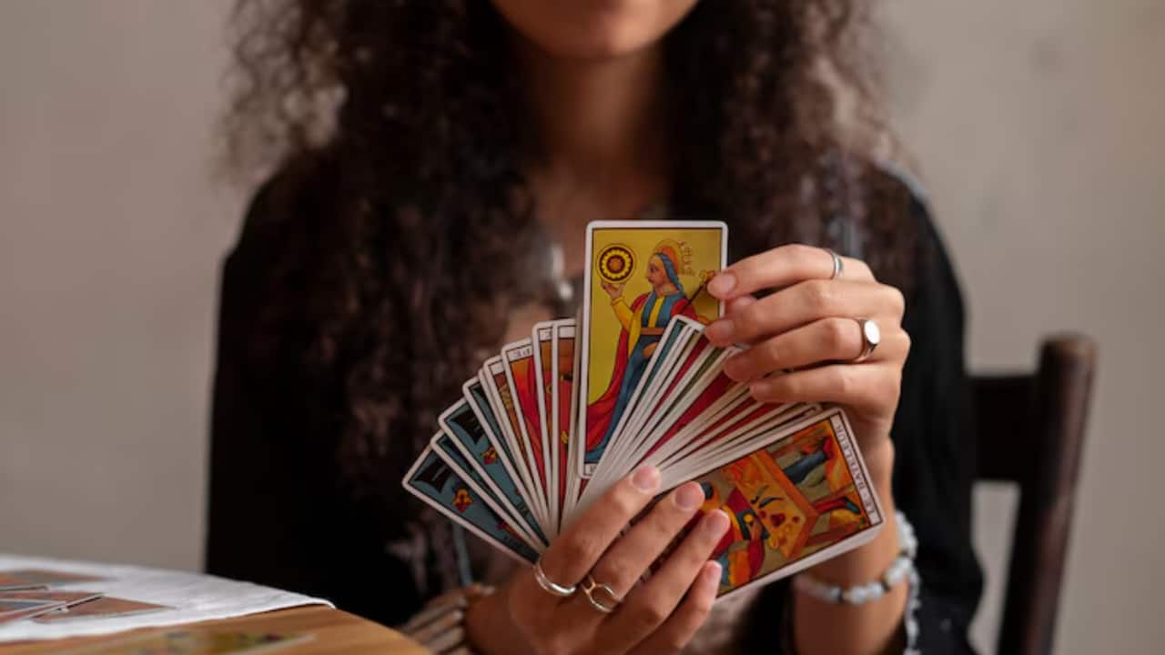 Tarot card reading for July 08: Gratitude opens the door to even greater blessings, zodiacs