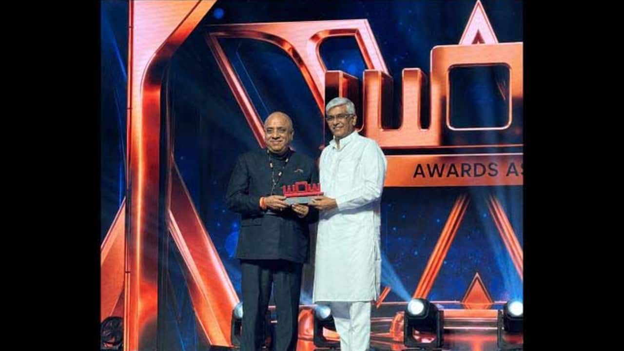 Union Tourism Minister Gajendra Singh Shekhawat honours Dr. Anurag Batra
