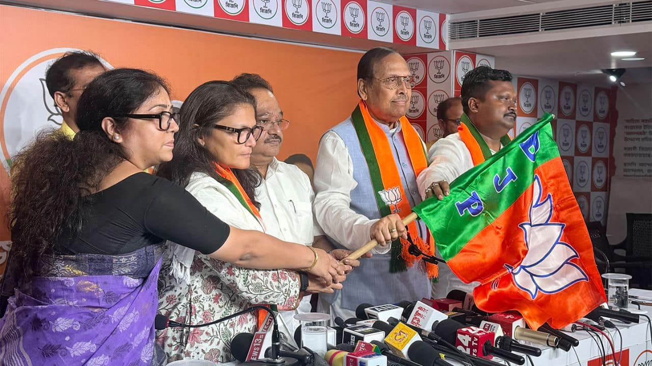 Sushmita Dev, Sukhendu Roy and Prakash Baraik join BJP after quitting TMC
