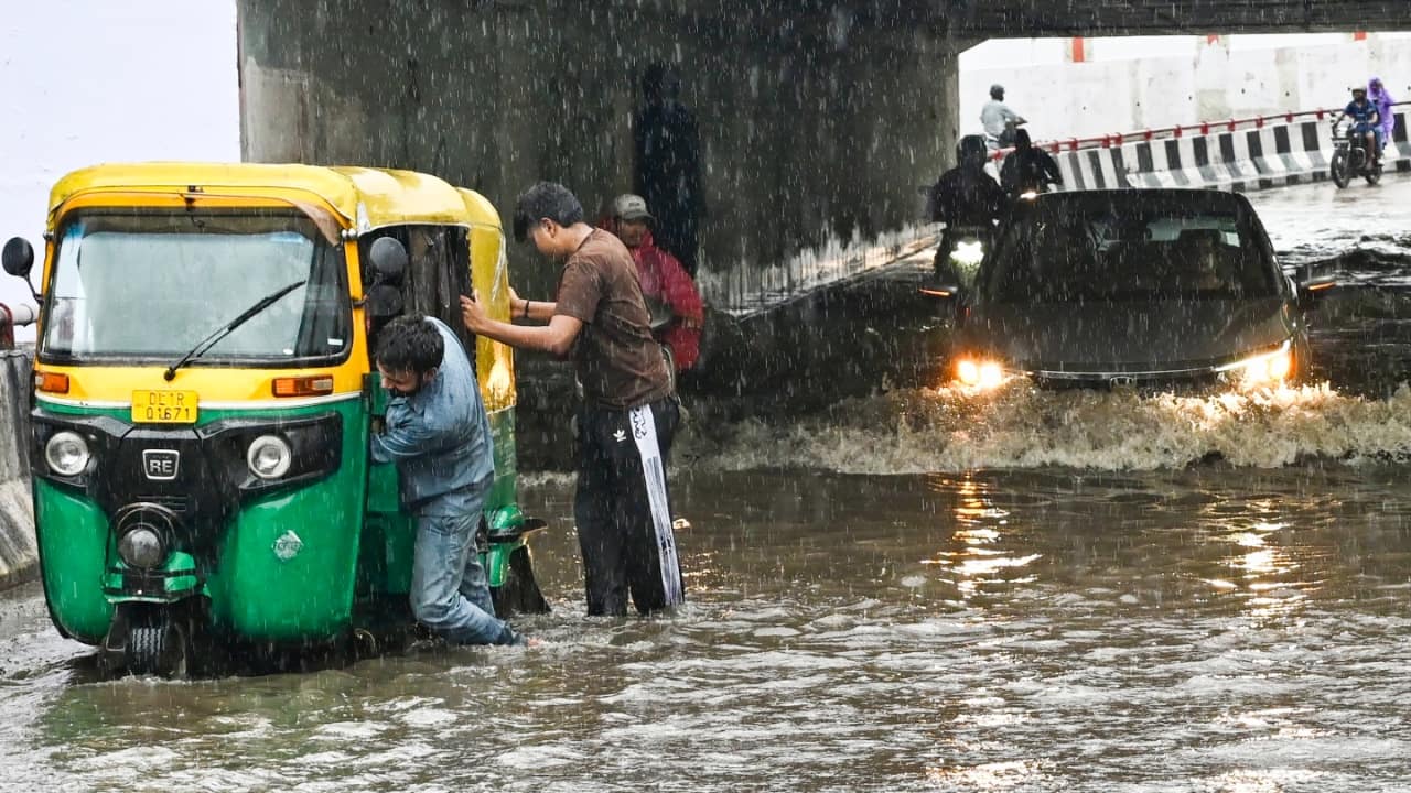 Delhi weather: `Monsoon break` to halt heavy rain for 7 days; temperatures to hit 38°C amid high humidity