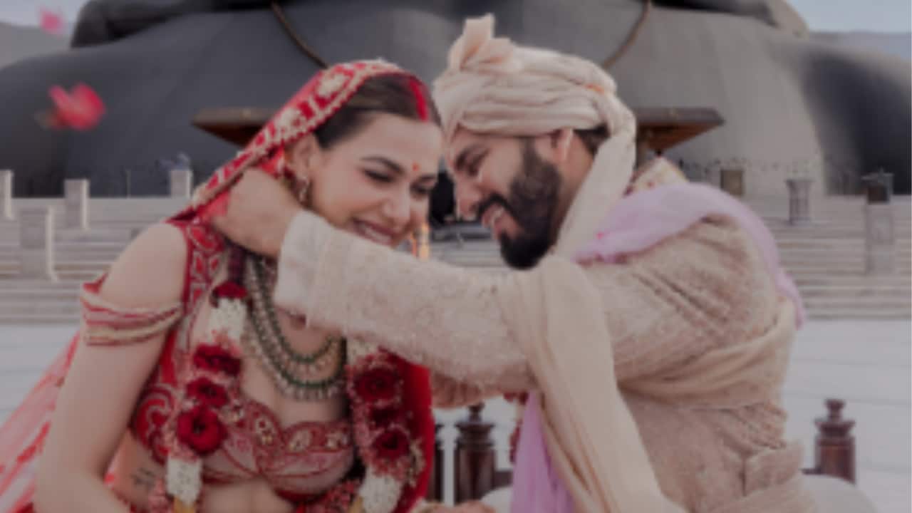 Bigg Boss OTT 2 fame Palak Purswani marries boyfriend Rohan Khanna in a spiritual ceremony