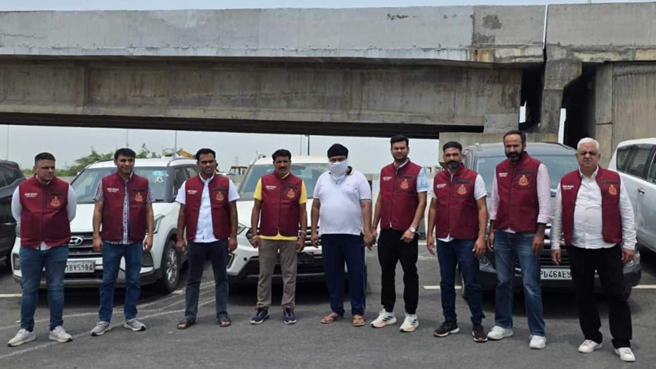 Luxury car theft syndicate busted in Delhi, 12 vehicles recovered