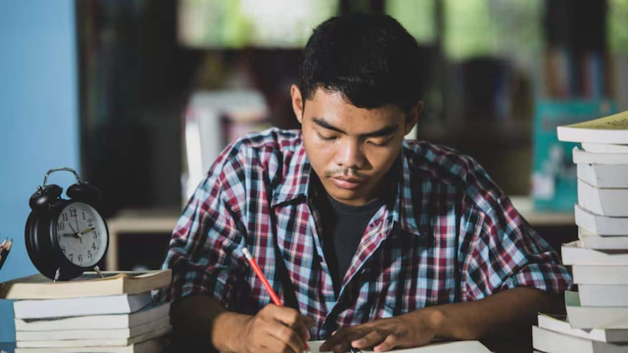 Nepal sends highest number of students to India, says AISHE report; Karnataka tops host states