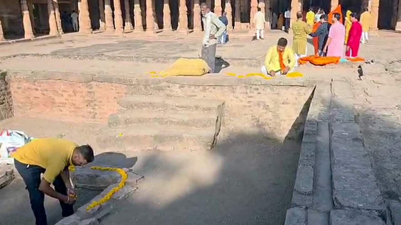 Dhar Bhojshala case: SC declines Muslim side’s plea for Namaz inside premises, orders for arrangement of alternate space nearby