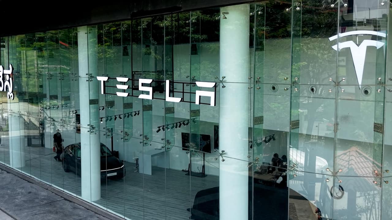 Tesla sells fewer than 500 cars in first year of India operations — MARKET — Aslikannih
