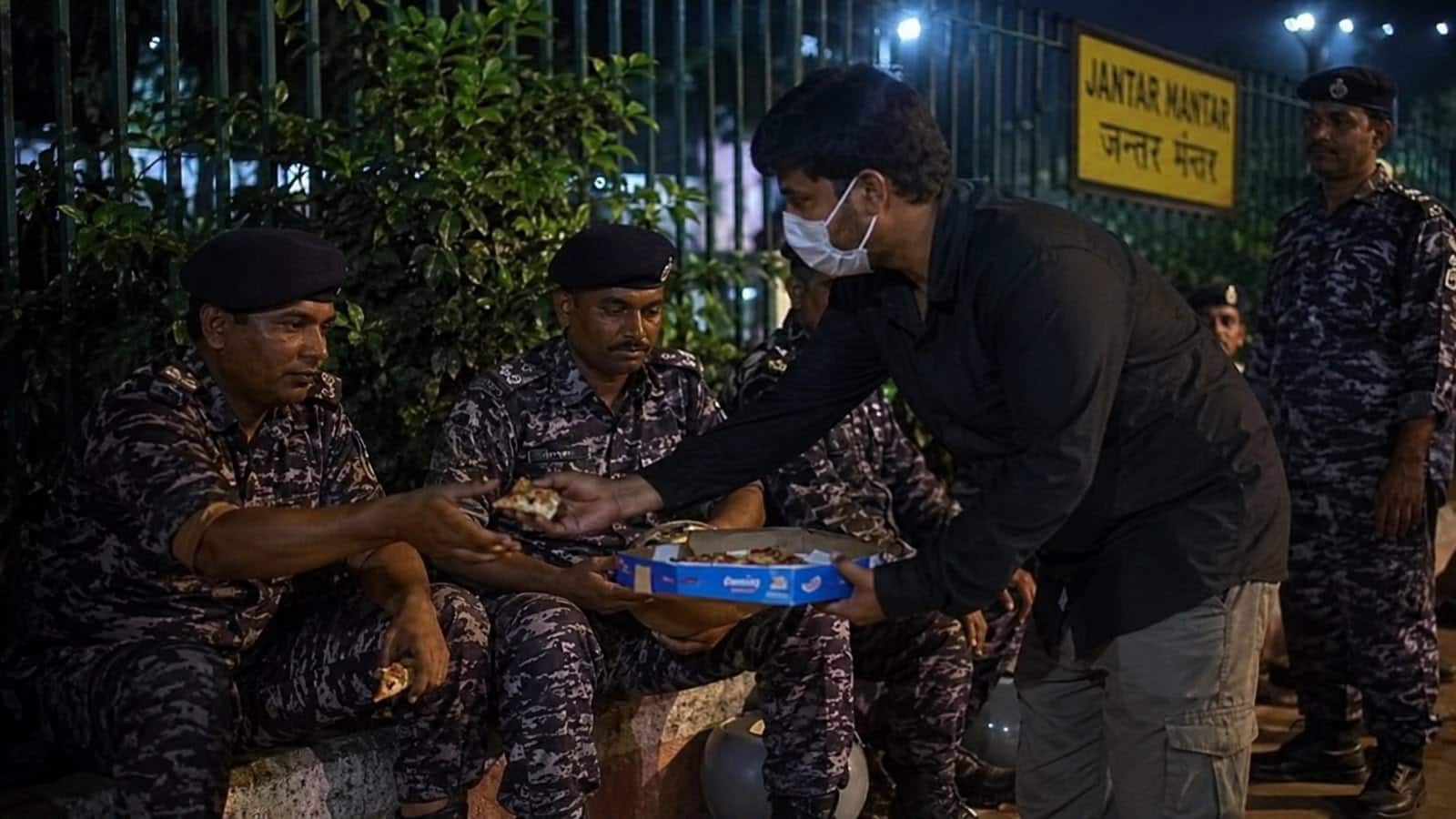 `Kha lijiye sir`: Viral video shows CJP protesters sharing food with deployed RAF officers amid Delhi agitation