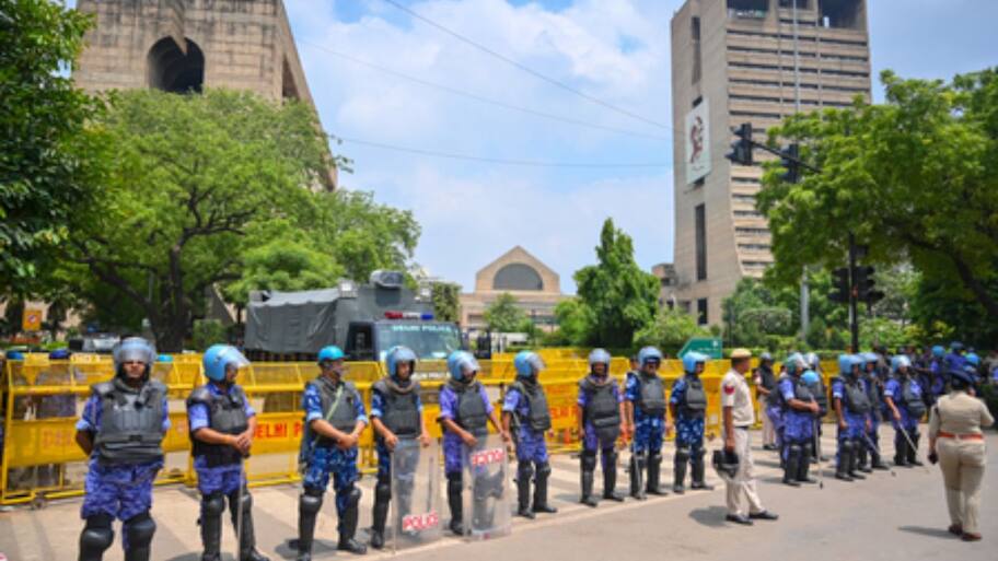 'Avoid travelling towards New Delhi area': Delhi Police issues advisory ...