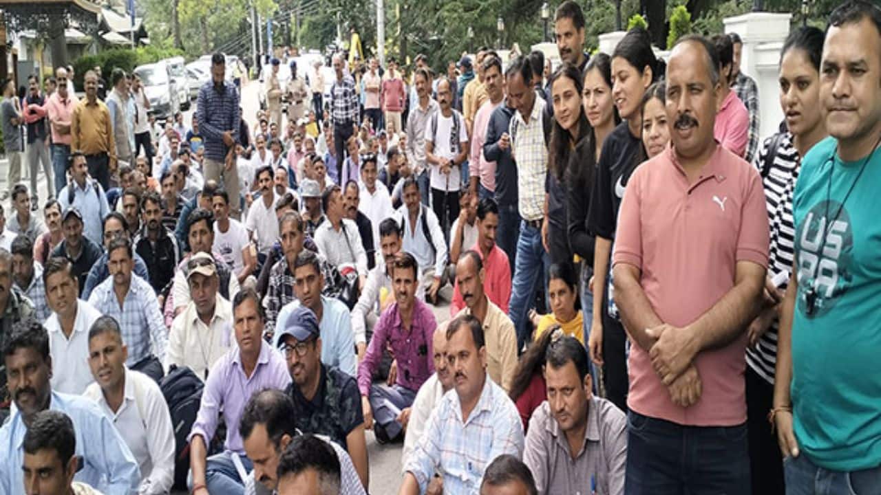 Following Delhi student protest, Himachal teachers begin indefinite hunger strike in Shimla