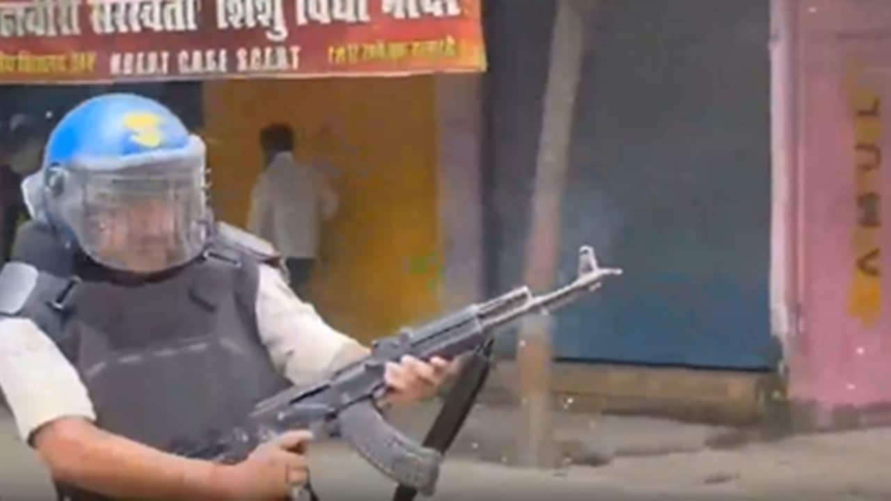 Bihar cop who fired using AK-47 during student protest suspended after video goes viral