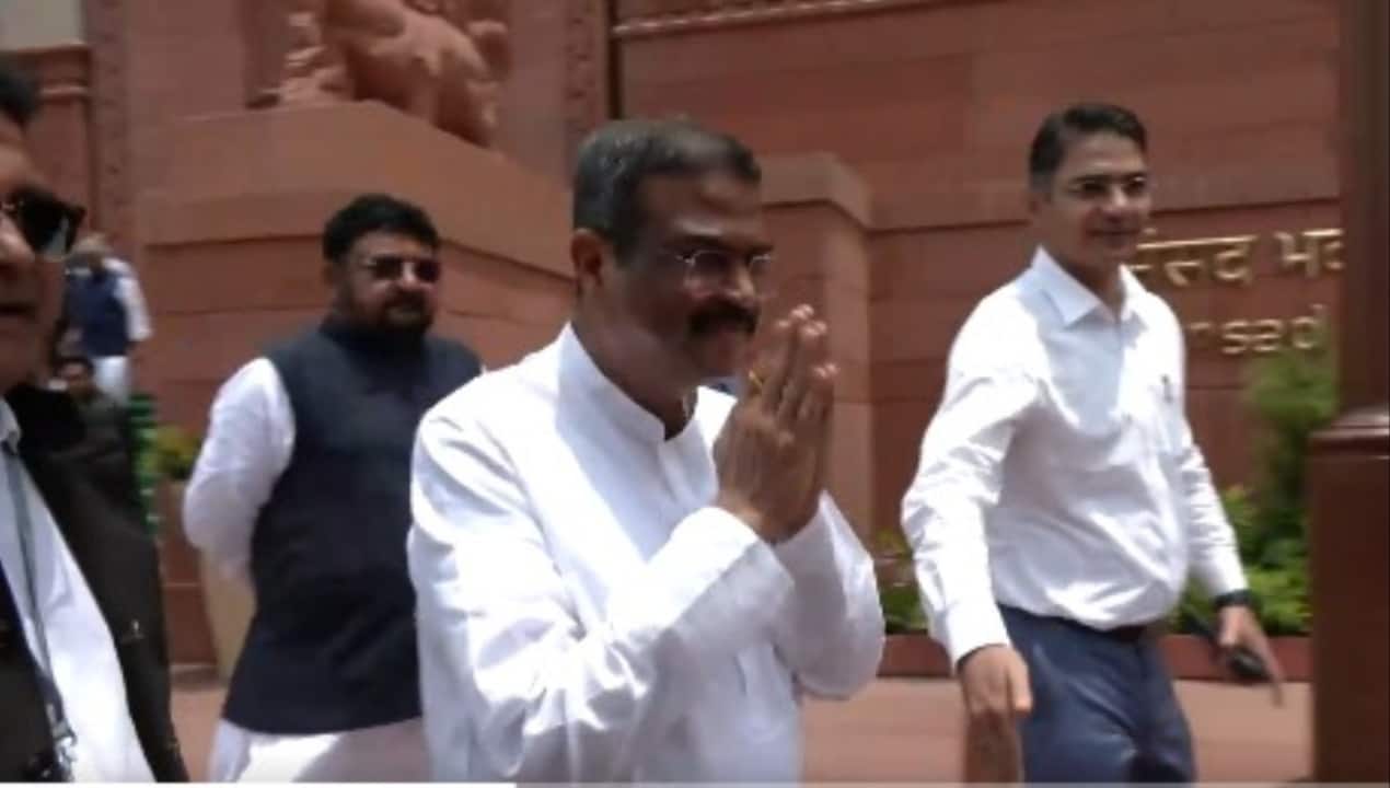 `Dharmendra Pradhan zindabad`: Ex-edu minister receives hero welcome at Parliament; opposition criticises