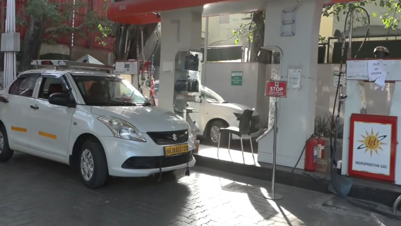 CNG and LNG penetration in CV industry projected to reach 30-35% by FY30: ICRA CNG and LNG penetration in CV industry projected to reach 30-35% by FY30: ICRA