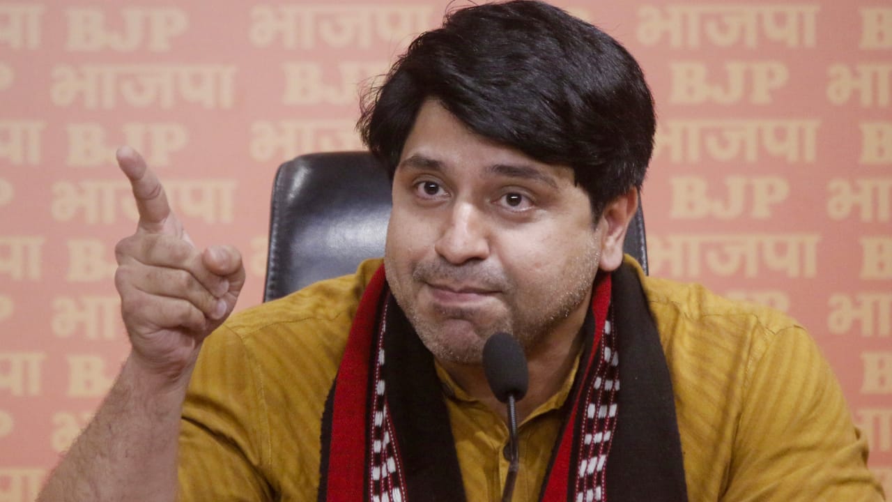 Why did Shehzad Poonawala resign from BJP and what will be his next move?