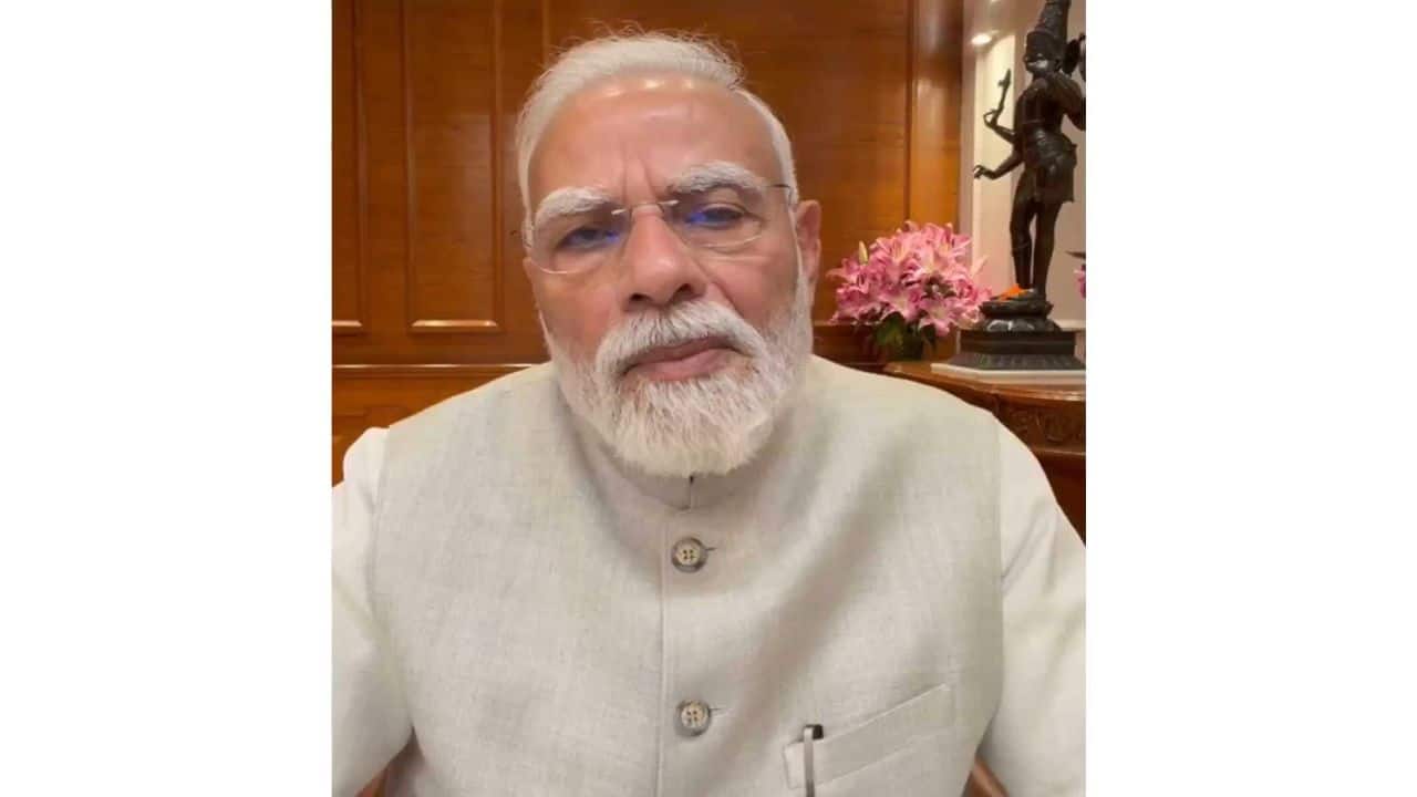 `Cultural shock to see daughters using abusive language`: PM Modi`s message after CJP protest