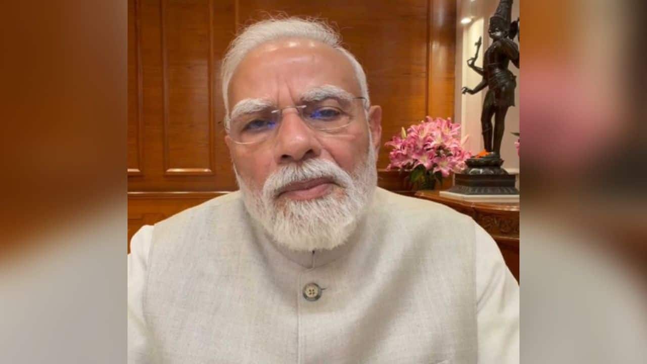 `Cultural shock to see daughters using abusive language`: PM Modi`s message after CJP protest