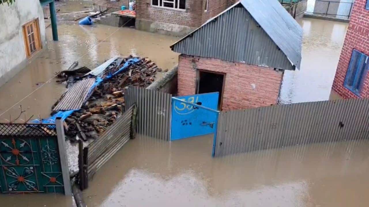 shopian-cloudburst-flash-floods-pehlipora-rescue-operation