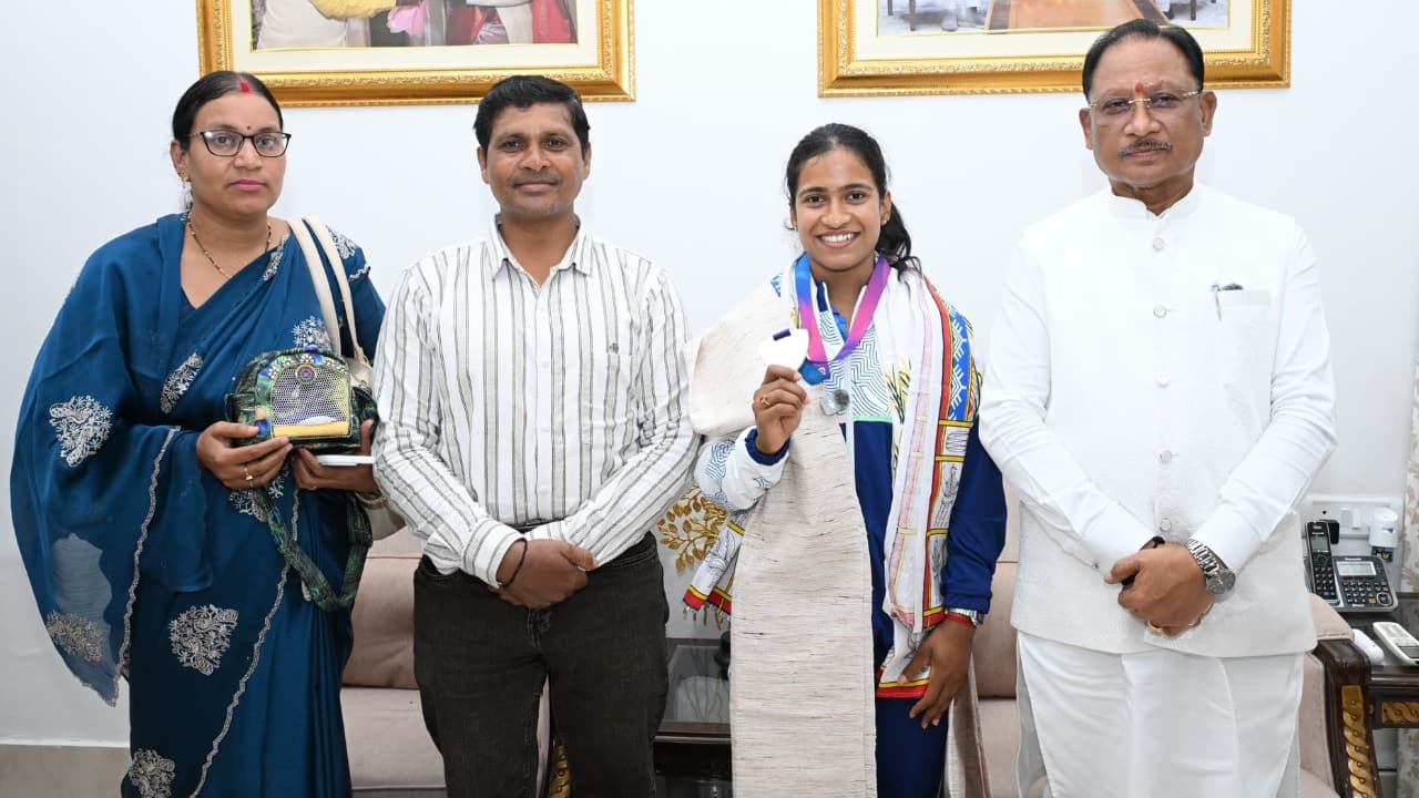 Chhattisgarh CM Vishnu Deo Sai honours CWG 2026 silver medallist Gyaneshwari Yadav with Rs 30 lakh reward, DSP promotion