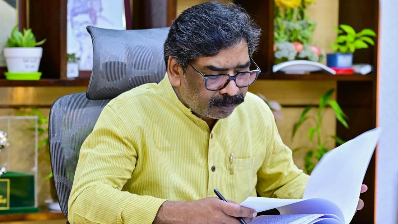 ‘Govt sensitive and serious’: Jharkhand CM Hemant Soren assures justice to protesting students over JPSC-JSSC irregularities