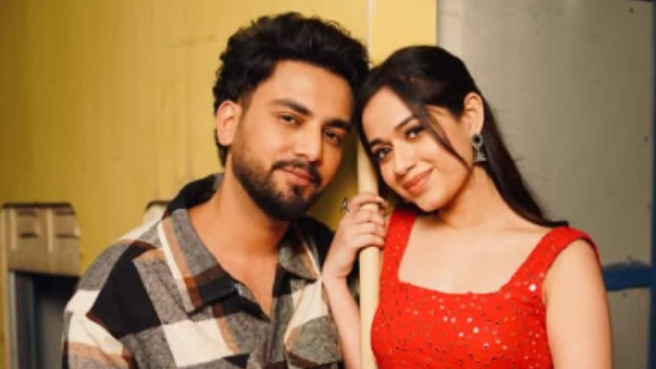 Jannat Zubair addresses Elvish Yadav dating rumours: 'Keep the link-up aside, then everything else is okay'