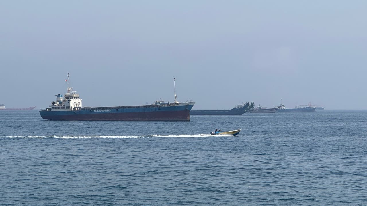 Indian vessel sinks off Yemen, 13 Indian sailors rescued; MEA condemns ‘unprovoked’ attack