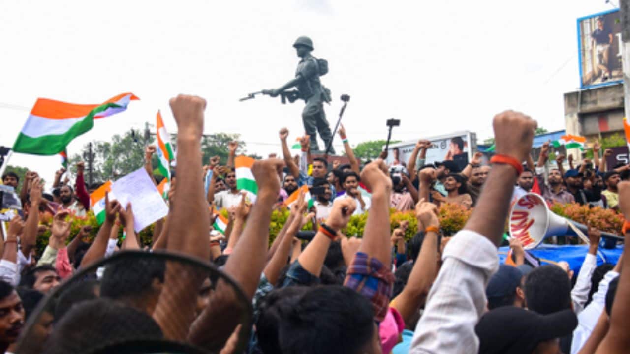 Jharkhand students march to Assembly over recruitment row