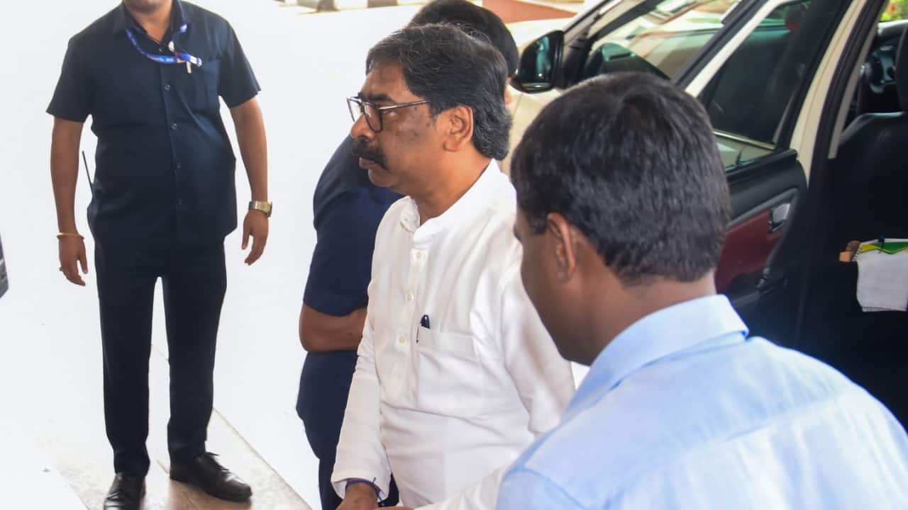 Jharkhand student protest: CM Hemant Soren offers talks as JPSC-JSSC aspirants name 11-member delegation