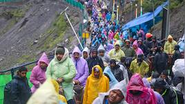 Amarnath Yatra Suspended for track repairs, adverse weather; Chadi mubarak to complete pilgrimage on August 28