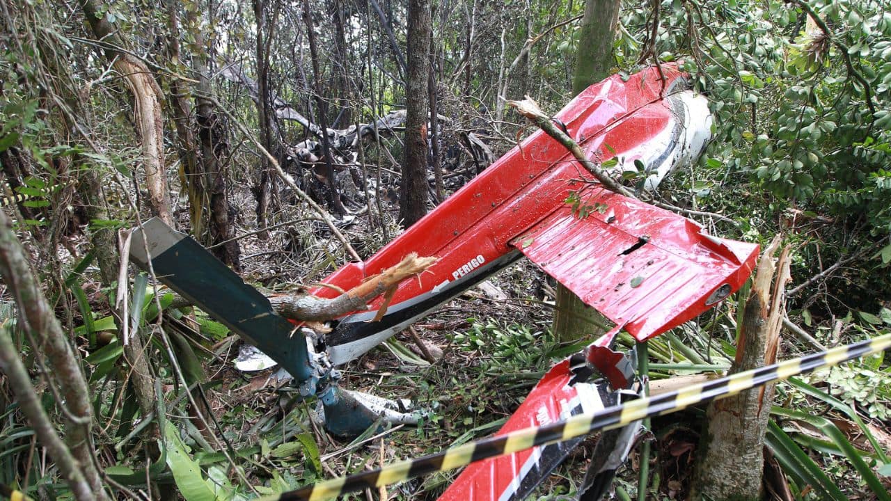 Helicopter crash in Rio kills pilot and 3 Colombian tourists