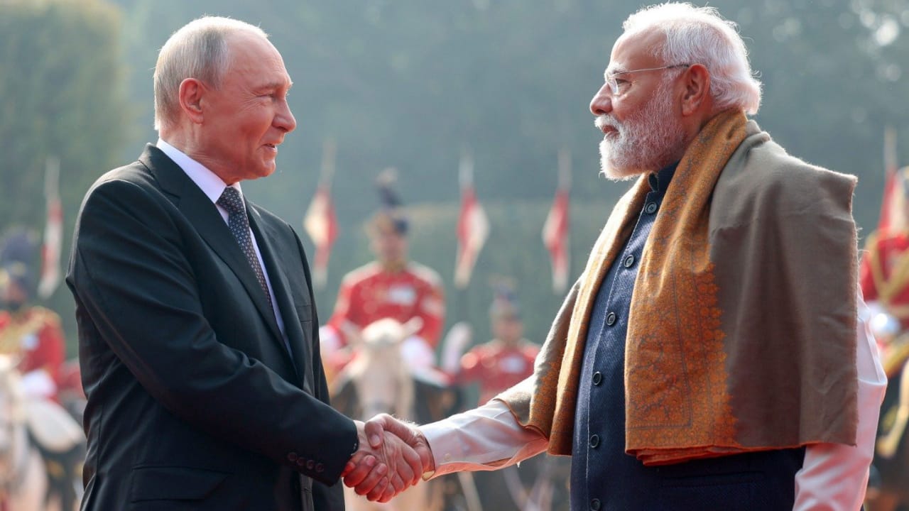 Bypassing Hormuz: Russia pushes for rail route to India via the Indian Ocean