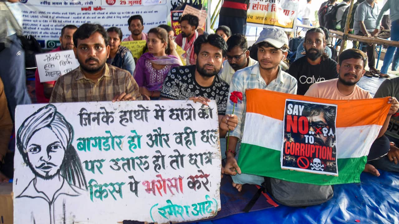 Deadlock persists in Jharkhand: Aspirants stand firm on CBI probe despite govt accepting 98% demands