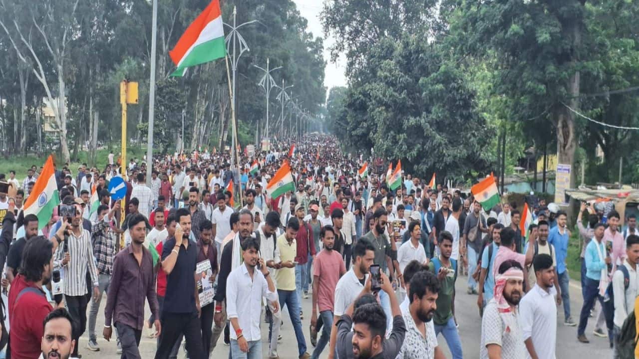 Jharkhand bandh today: BJP backs protesting students, JMM accuses opposition of politicking