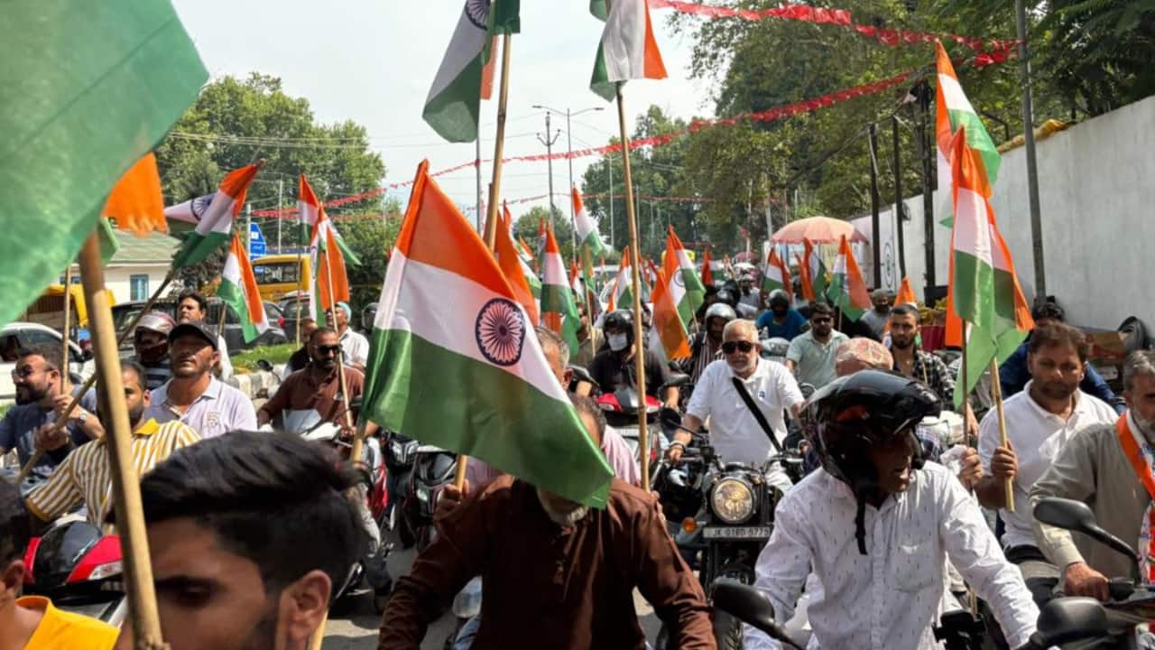 Changing Kashmir: Youth and women lead vibrant Tricolor rallies across Srinagar and Hazratbal