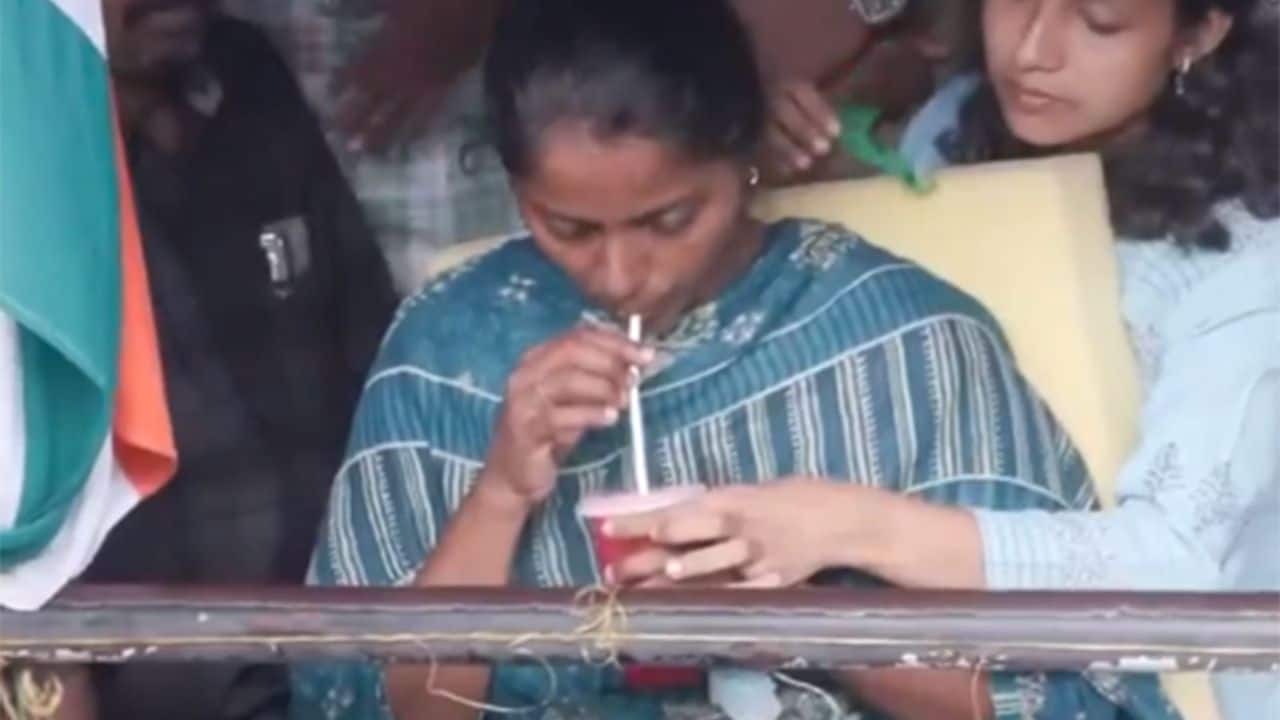 Kerala LPST rank holders end hunger strike after talks