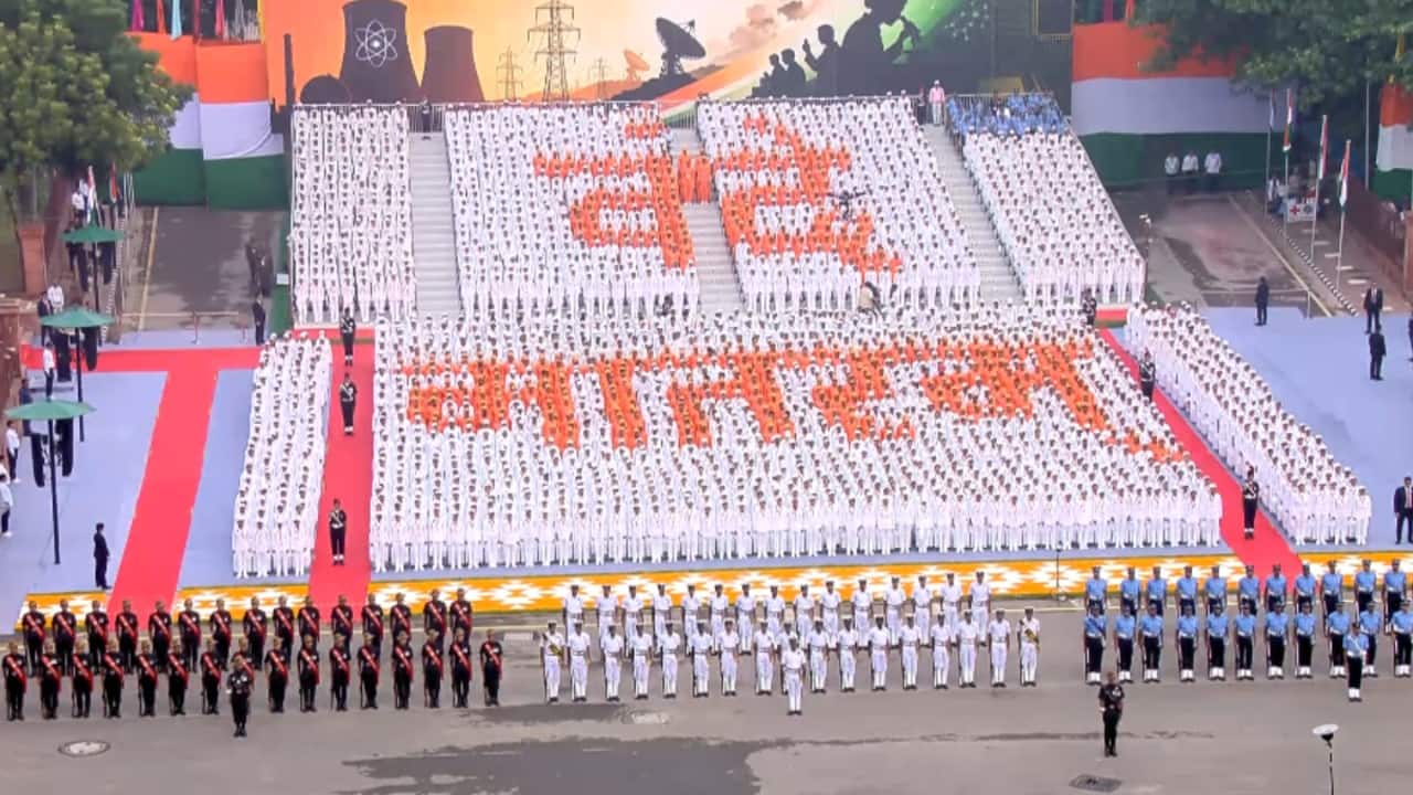 ‘Vande Mataram’ played in full at Red Fort for first time since Independence