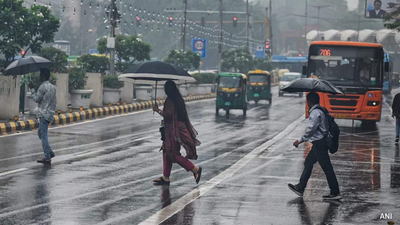 IMD issues rain alerts for 15 states, Delhi-NCR likely to see showers