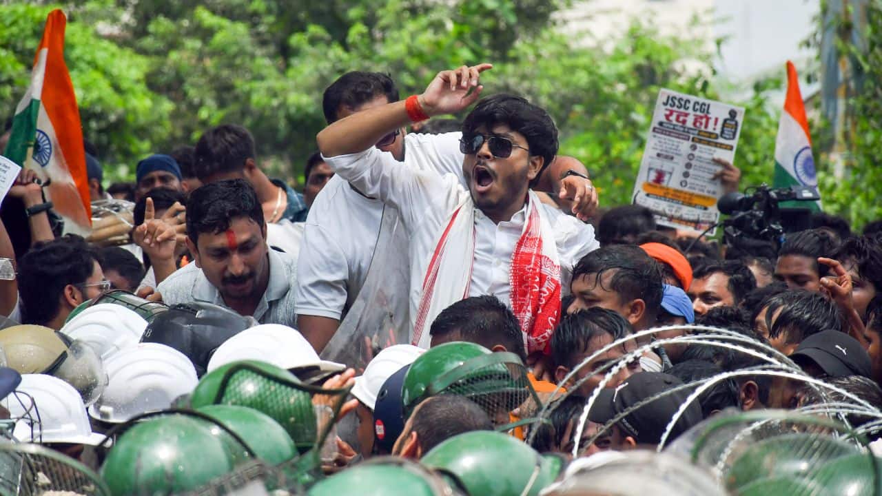 `Youth are India`s future`: Rahul Gandhi urges CM Soren meet students as Jharkhand JPSC protest enters day 24