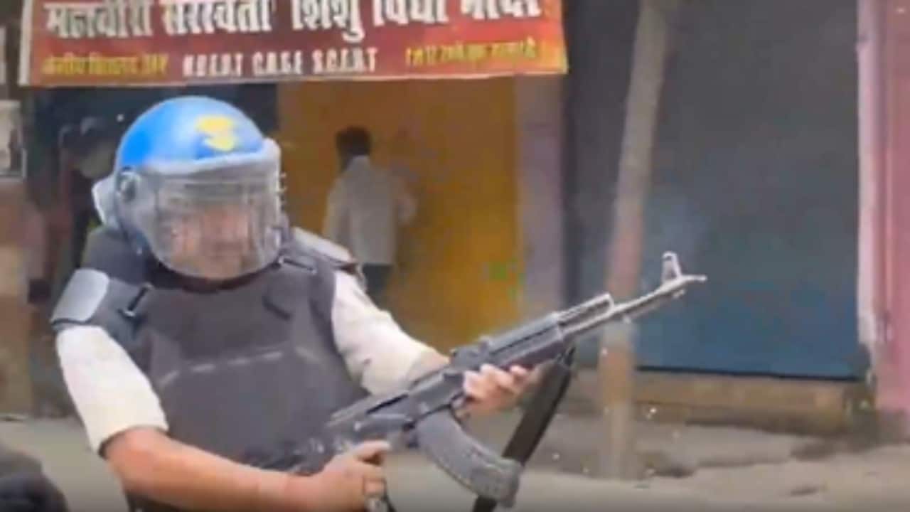 Bihar`s Siwan SP Puran Kumar Jha removed after AK-47 used during student protest