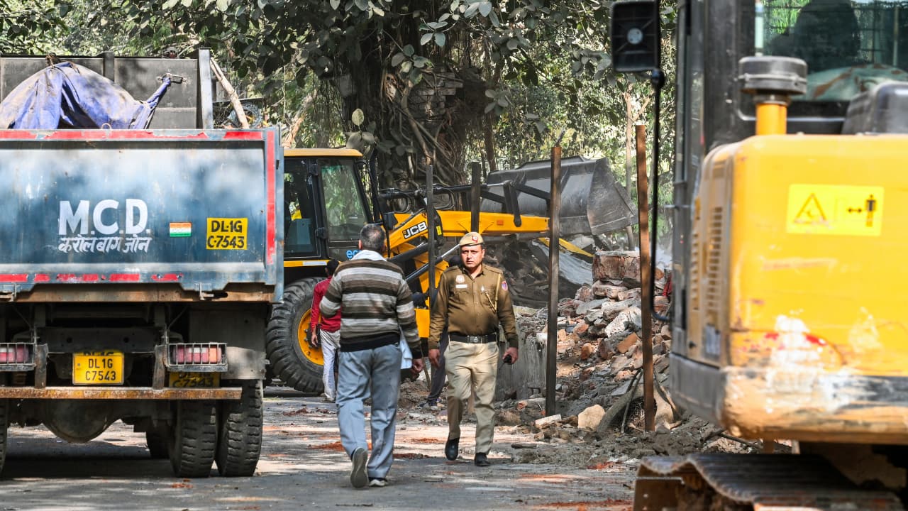 One dead, several injured after building collapses in Delhi’s Karol Bagh
